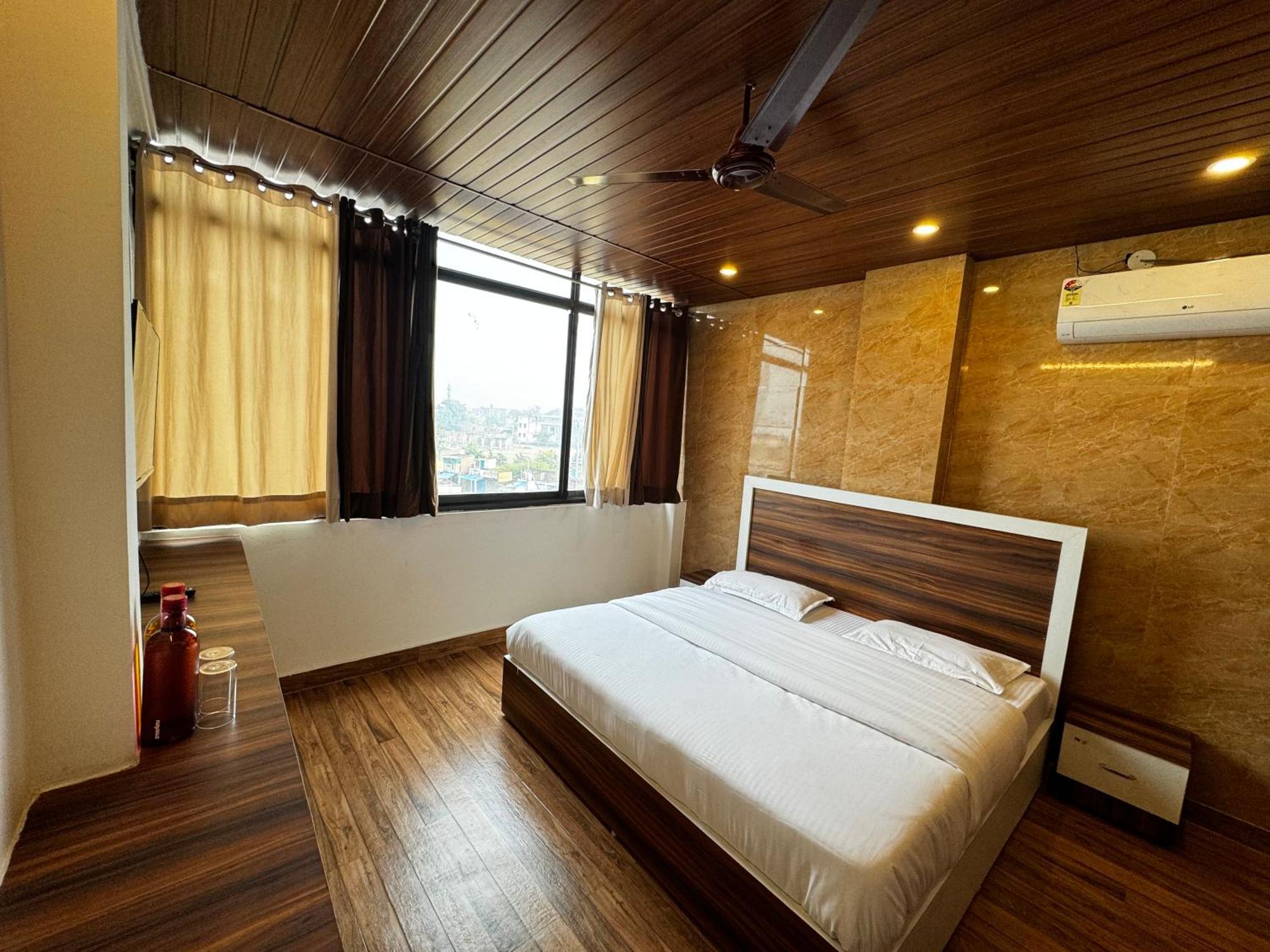 Hotel Walk Inn Faridabad Esterno foto