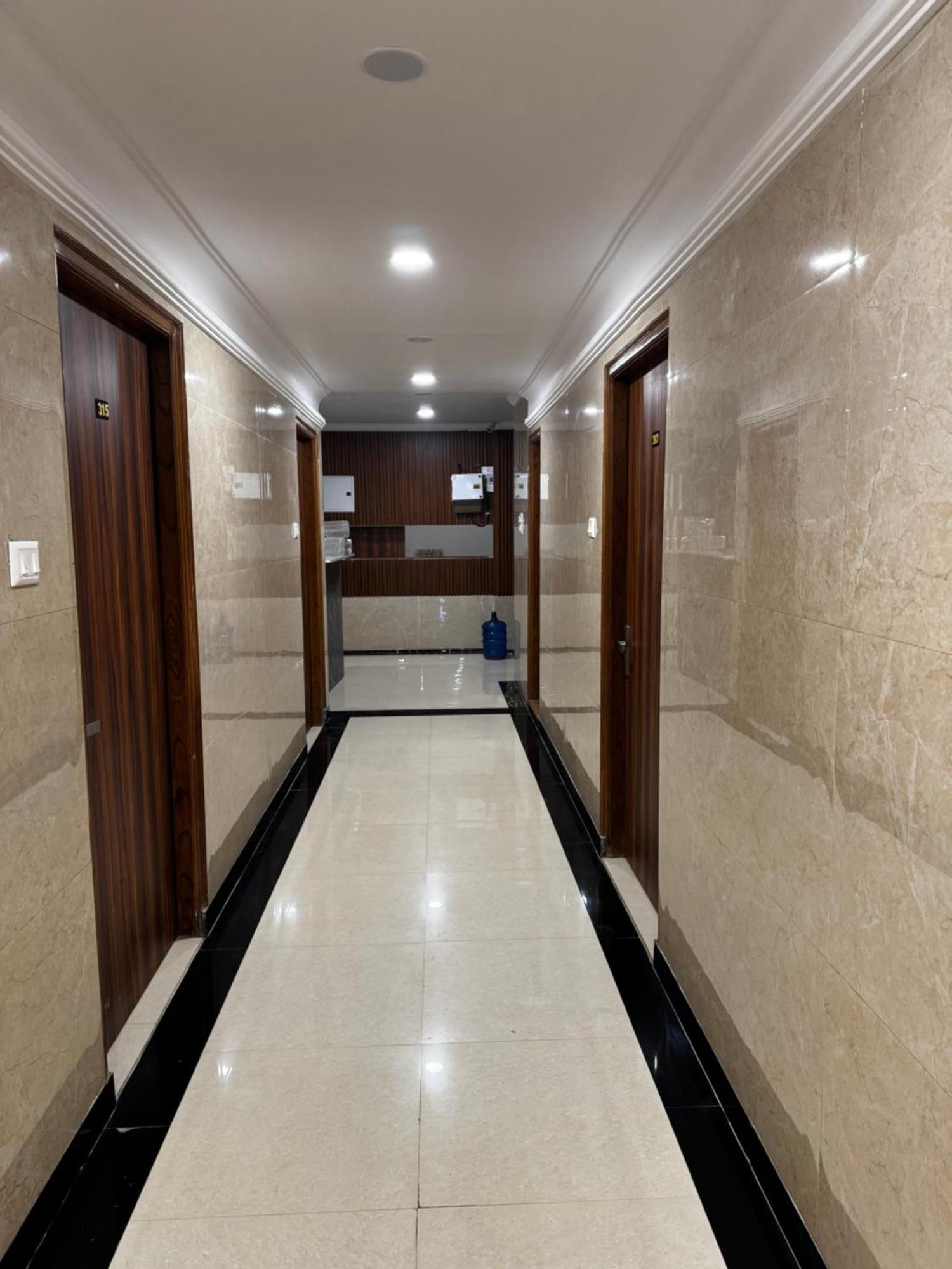 Hotel Walk Inn Faridabad Esterno foto