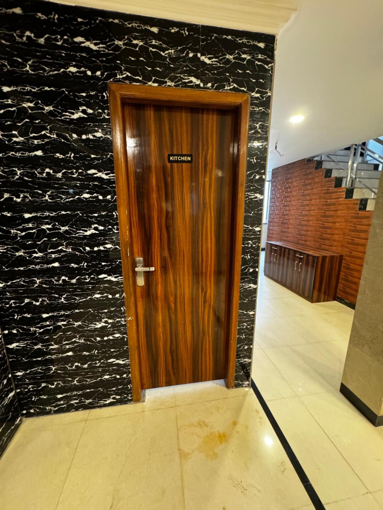 Hotel Walk Inn Faridabad Esterno foto