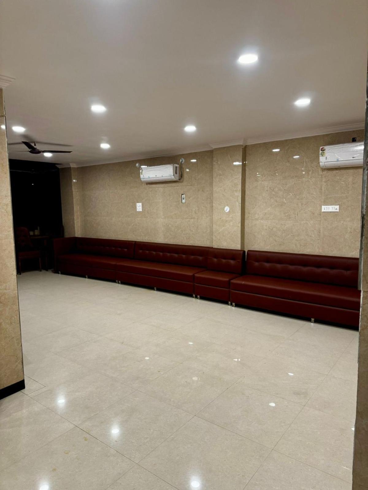 Hotel Walk Inn Faridabad Esterno foto