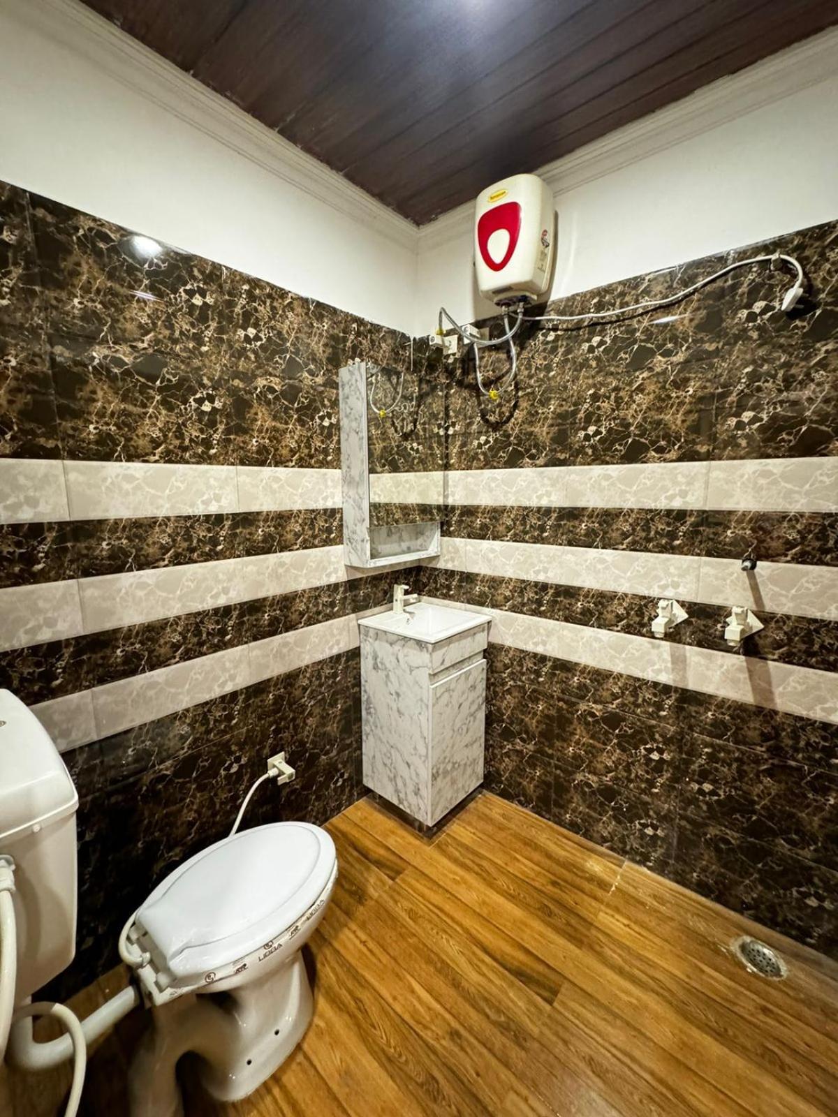 Hotel Walk Inn Faridabad Esterno foto